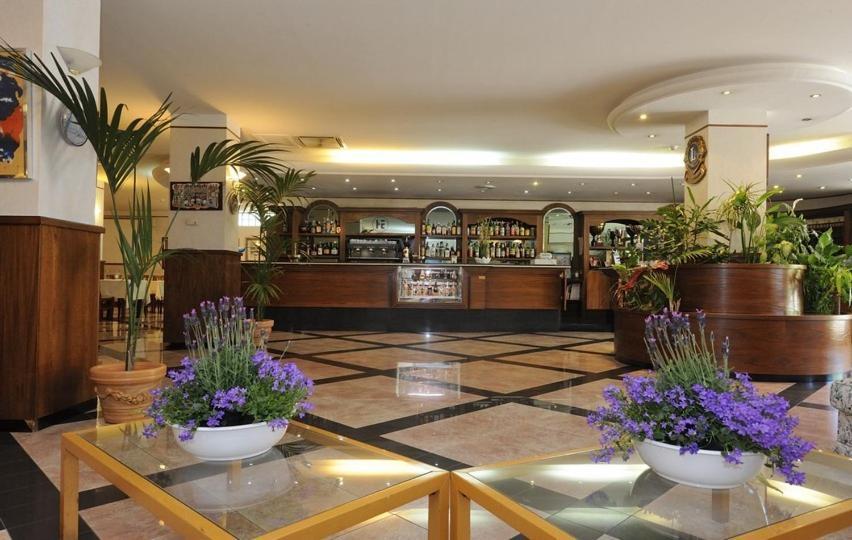 Hotel Europa Норча Екстериор снимка