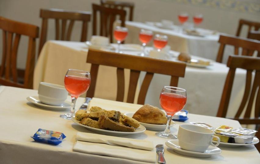 Hotel Europa Норча Екстериор снимка