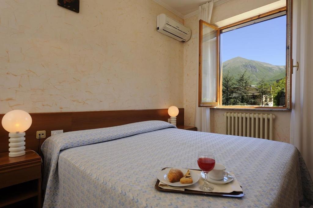 Hotel Europa Норча Стая снимка