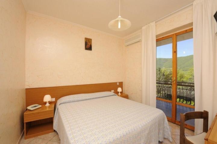 Hotel Europa Норча Стая снимка